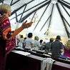  Koszalin, 11 lipca: Modlitwa uwielbienia podczas rekolekcji Odnowy