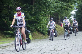  Pielgrzymi będą jechać do celu ponad miesiąc