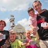 Kopalnia Soli „Wieliczka” przyłączyła się do programu Ogólnopolskiej Karty Dużej Rodziny. Z 30-procentowej  zniżki przy zakupie biletów  dzięki karcie mogła skorzystać 5-osobowa rodzina  Chodubskich z Mławy