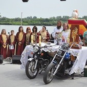 W czasie Mszy św. modlono się m.in., aby Pan Bóg dawał motocyklistom czyste serce  i zawsze bezpieczny powrót do domu