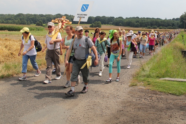 69. Pielgrzymka Rybnicka - dzień 1. - za Książenicami