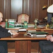 Michaił Chodorkowski podczas spotkania z Władimirem Putinem – rok przed uwięzieniem szefa Jukosu
