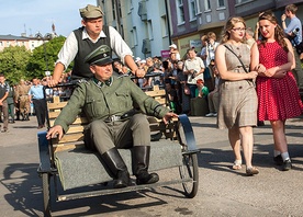  Koszalińska Dworcowa na chwilę zamieniła się w jedną z ulic powstańczej Warszawy