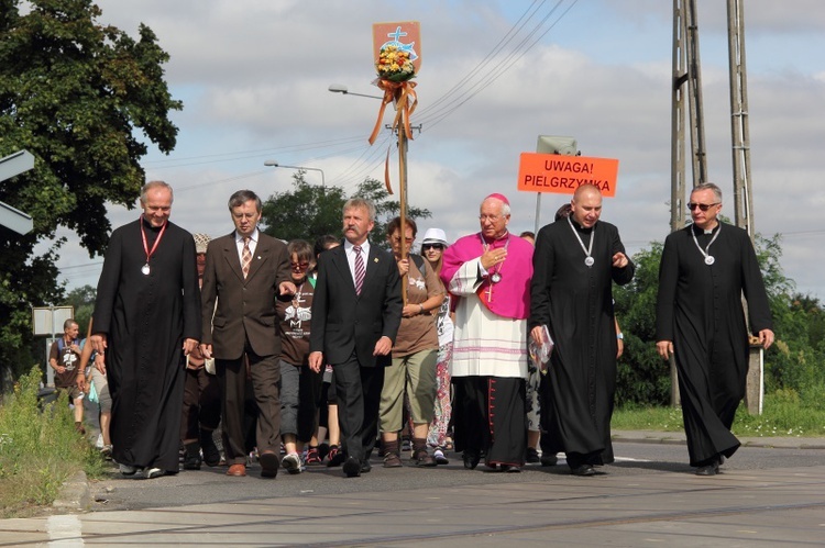 Msza św. w katedrze i wymarsz pielgrzymów