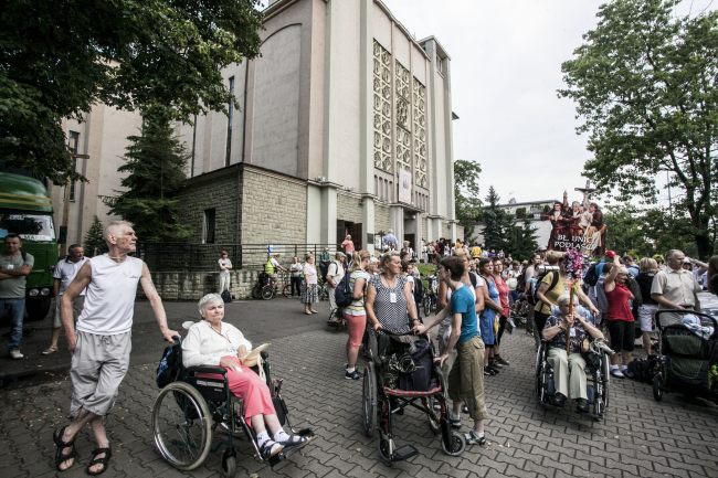 "Jesteśmy" - niepełnosprawni idą na Jasną Górę