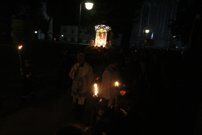 Matka Boża na dróżkach kalwaryjskich