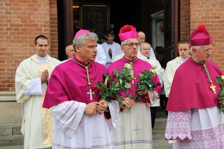 Pielgrzymka kobiet do Piekar - początek uroczystości