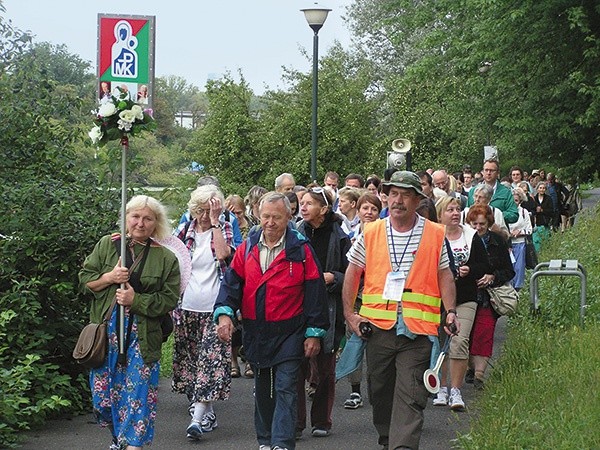  Z Warszawy wyruszyło ok. 100 osób. Jak szacują organizatorzy, na trasie dołączy jeszcze kolejnych 50 