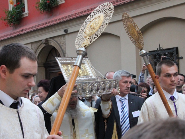 Cząstka Krzyża św. i ręka św. Marii Magdaleny w prawosławnej katedrze