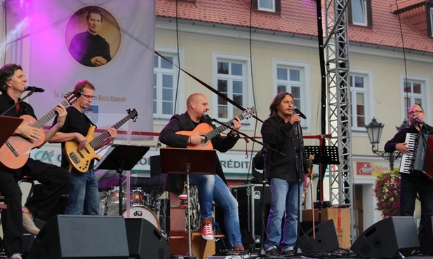 Koncert zespołu "Dzień Dobry" porwał słuchaczy. Niektórych nawet do tańca...