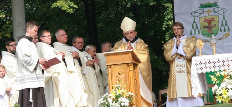 Franciszkanie cieszą się swym biskupem