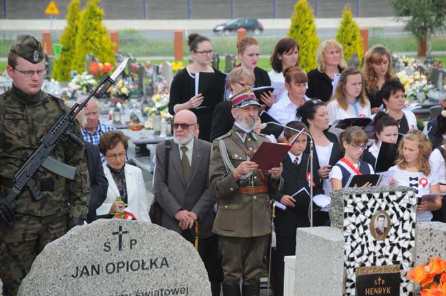 Pomnik "Polskie Orły" w Morawicy