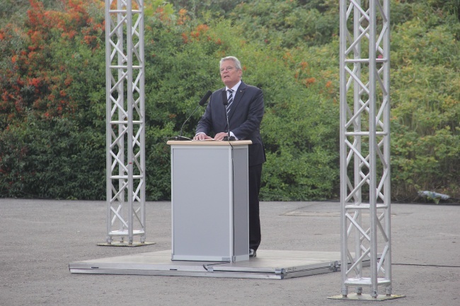 Bronisław Komorowski i Joachim Gauck na Westerplatte 