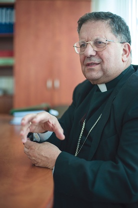 Abp Jean Benjamin Sleiman przyjechał do Polski na zaproszenie organizacji Pomoc Kościołowi w Potrzebie. W czasie swojego pobytu dziękował Polakom za modlitwę za prześladowanych chrześcijan 