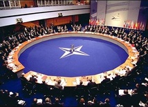 NATO rozdarte