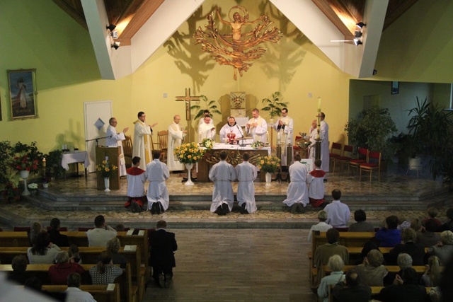 Prymicje bp. Tadeusza Kusego w Cieszynie-Kalembicach