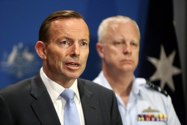 Australia dołącza, Iran krytykuje