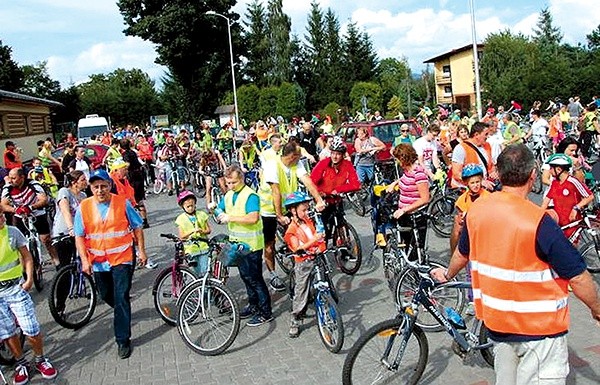  Parafialne rajdy rowerowe w Leśnej to zawsze moc atrakcji dla całych rodzin