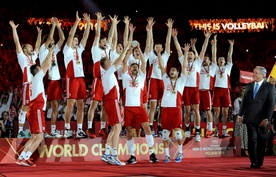 Polscy sportowcy gratulują drużynie Antigi złota