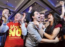 19 września 2014. Glasgow. Zwolennicy pozostania Szkocji w jedności z Wielką Brytanią świętują zwycięstwo po ogłoszeniu wyników referendum   