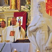 Mszy św. za przasnyszan w kościele farnym przewodniczył ordynariusz płocki