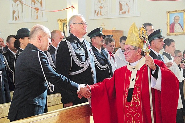 Metropolita przewodniczył  uroczystej Mszy św.  w intencji pracowników  Służby Celnej