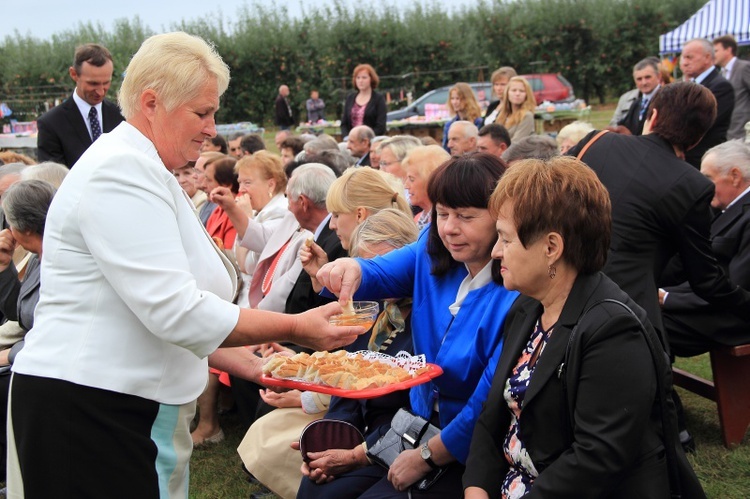 Suma dożynkowa i obrzęd dzielenia chlebem