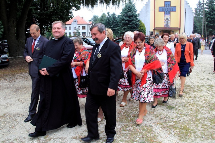 Suma dożynkowa i obrzęd dzielenia chlebem