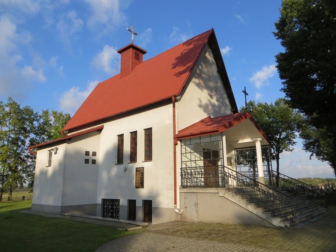 Kaplica cmentarna pw. Podwyższenia Krzyża w Luszowicach