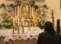 W kościele cieszyńskich franciszkanów będzie trwała nocna modlitwa w intencji polskich polityków