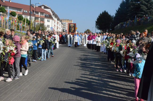 Procesja z Matką Bożą