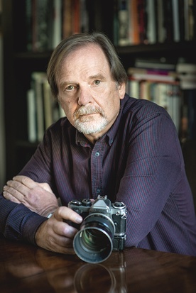 Chris Niedenthal – jeden z najbardziej znanych i docenianych fotoreporterów w Europie. 