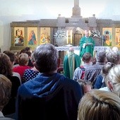 Do końca sezonu turystycznego Eucharystia na szczycie Ślęży sprawowana będzie w każdą niedzielę o 14.00