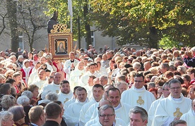 W uroczystości wzięło udział przeszło 9 tys. osób z całej diecezji