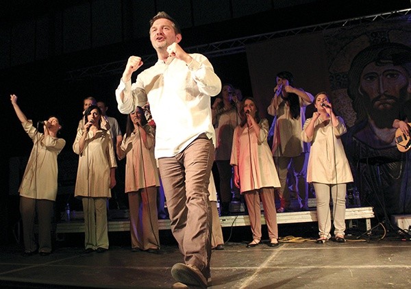  Wokaliści i muzycy TGD wyśpiewywali w Bielsku-Białej Dobrą Nowinę dla wszystkich pokoleń