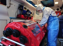 Śmiertelność chorych na ebolę wciąż wzrasta