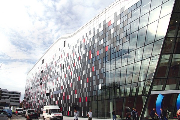  Architektoniczna wizja budynku powstała w 2007 roku.  Przygotowali ją projektanci z pracowni Ingarden & Ewý