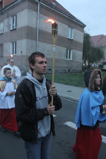 Tam świętych noszą na rękach