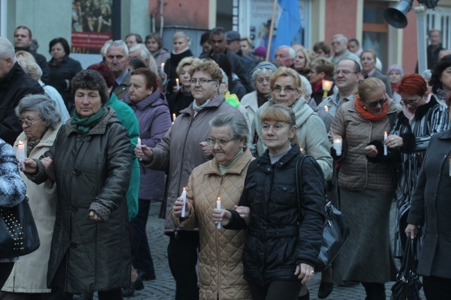 Tam świętych noszą na rękach