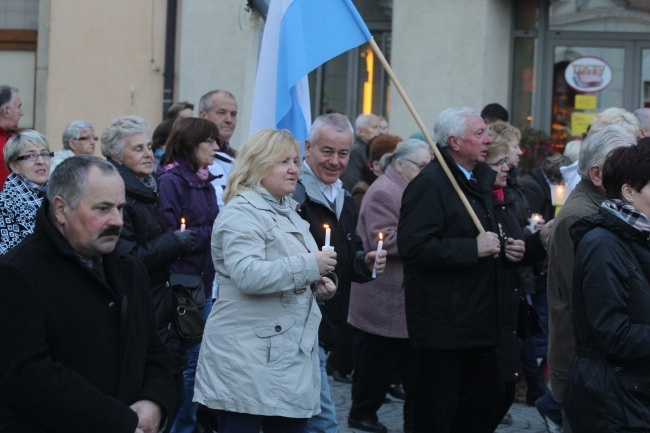 Tam świętych noszą na rękach