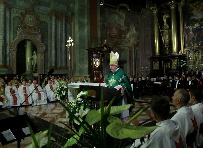 Msza św z udziałem abp Celestino Migliore