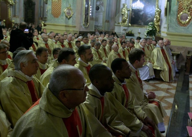 Msza św z udziałem abp Celestino Migliore