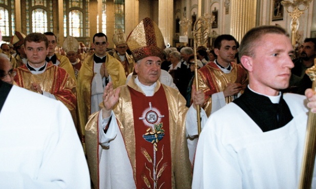 Abp Kowalczyk dziękuje za 25 lat biskupiej posługi 
