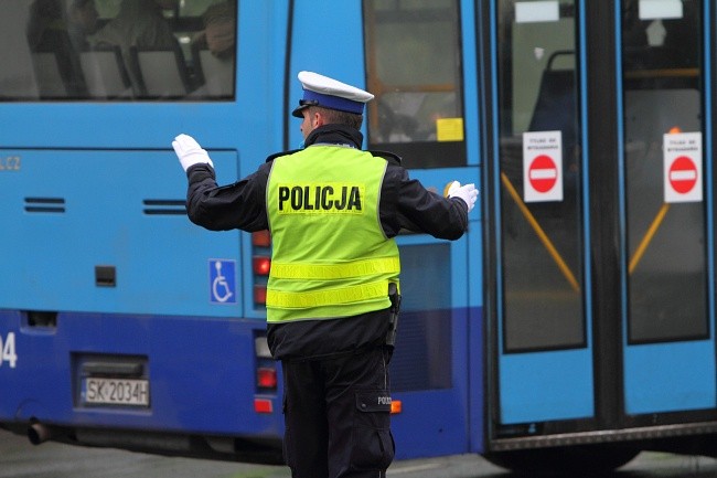 Utrudnienia w ruchu wokół sądeckich cmentarzy