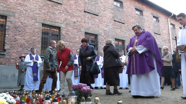 Zaduszki w byłym KL Auschwitz