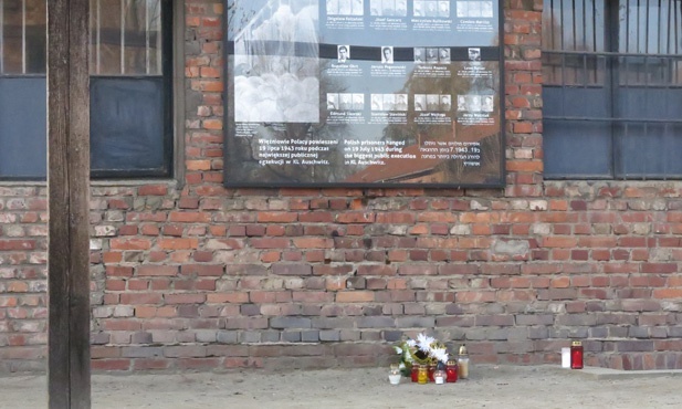 Zaduszki w byłym KL Auschwitz