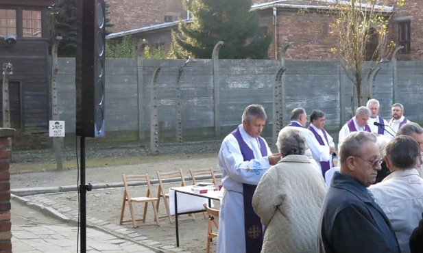 Zaduszki w byłym KL Auschwitz