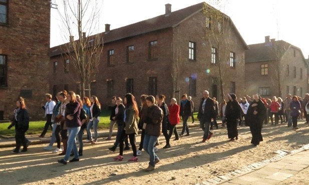 Zaduszki w byłym KL Auschwitz