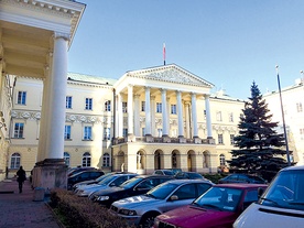  11 osób, w tym aż trzech kandydatów prawicowych, chciałoby po wyborach 16 listopada zawiesić swoją tabliczkę na drzwiach warszawskiego ratusza. Czy będzie druga tura? I kto się w niej zmierzy? 