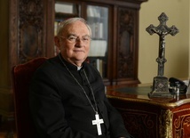 abp Henryk Hoser